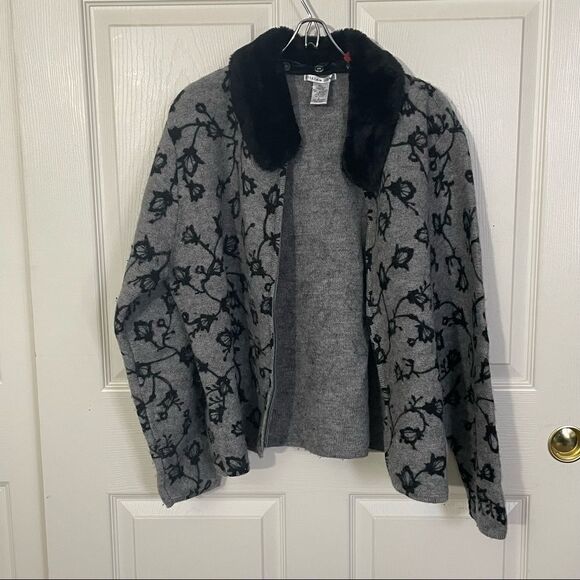 Jillian Jones Zip Front Wool Cardigan with detachable faux fur collar, L - Picture 4 of 10